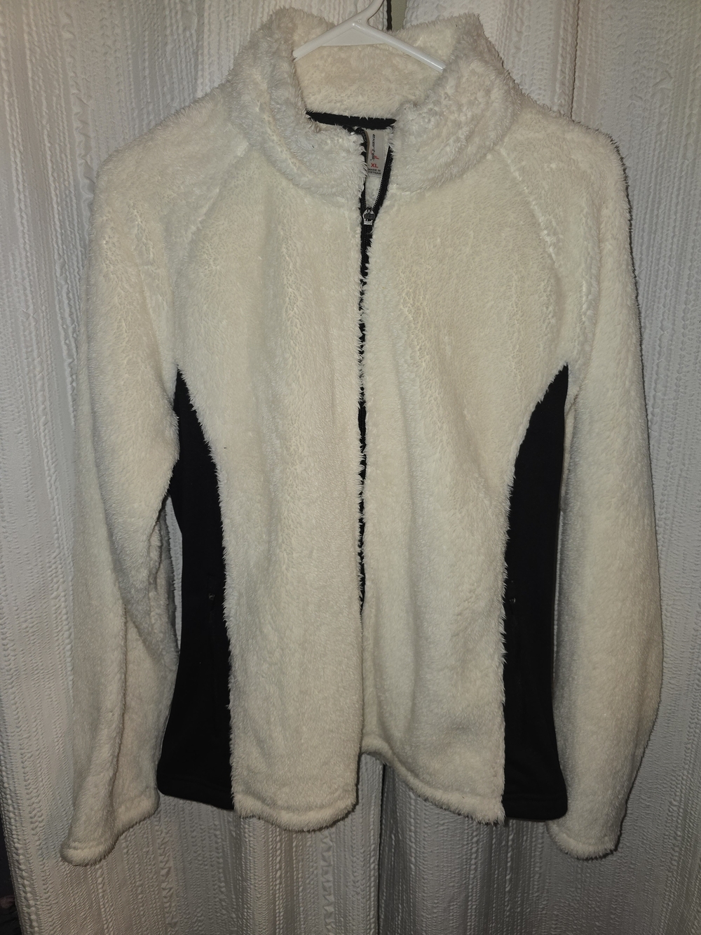 Womens XL exertek Cream Teddy Jacket with Black Side Panels